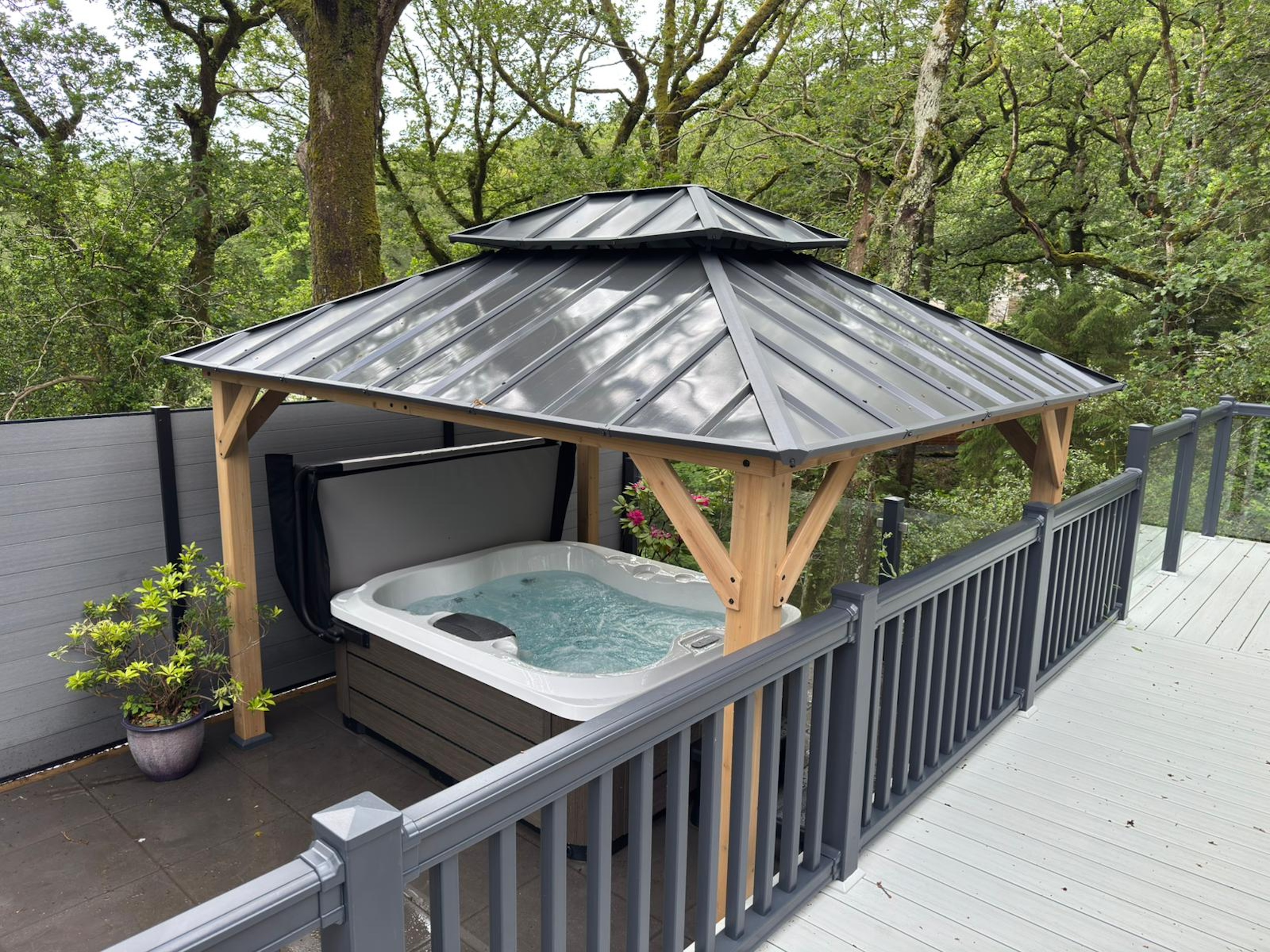 Woodland Riverside Escape